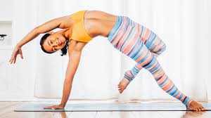 Briohny Smyth Ã¢â‚¬â€œ AloMoves Ã¢â‚¬â€œ Vinyasa FitFlow